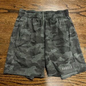 Men’s camo Nobull shorts
